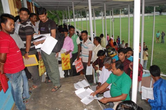 High Court fear drives Manik's Administration to act on Chit fund scam : victims start submitting documents based on Govt notification,no hope for lost money High Court fear drives Manik's Administration to act on Chit fund scam : victims start submitting documents based on Govt notification,no hope for lost money